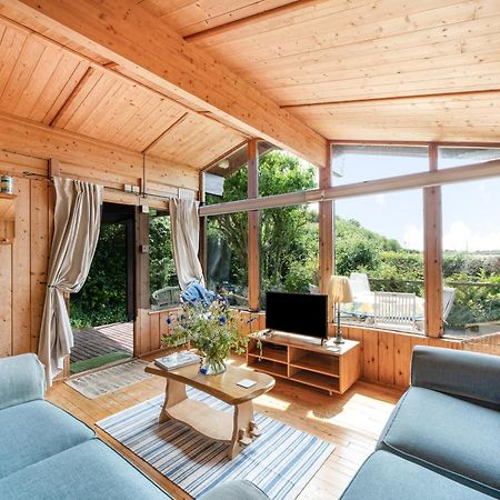 Scandinavian Style Lodge In Rock Wadebridge Εξωτερικό φωτογραφία